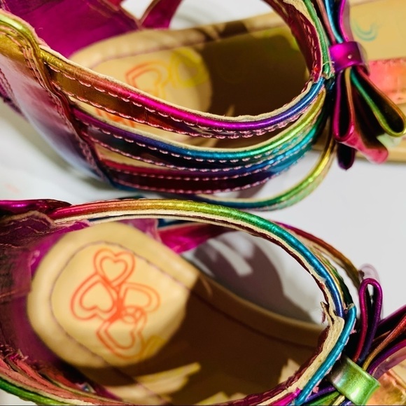 Children’s Place rainbow iridescent sandals - Picture 3 of 6